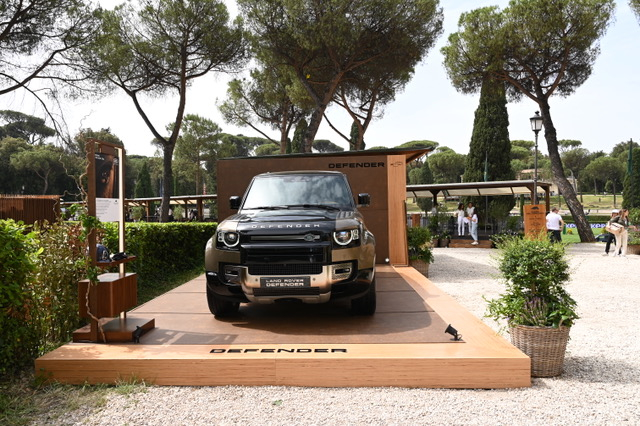 Land Rover protagonista a Piazza di Siena