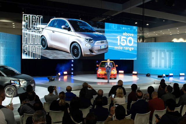 Fiat 500 elettrica: nel 2024 anche negli USA